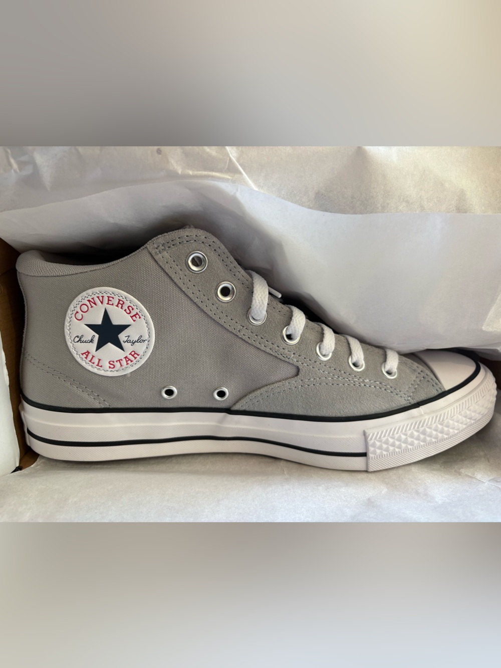 Converse Chuck Taylor All Star Malden Mid Street Shoes Men’s Size 8 Gray White